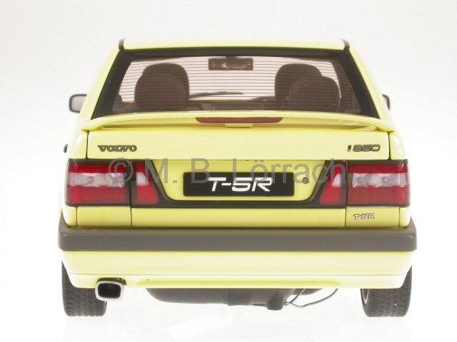 Volvo_850_T5-R_cremegelb_19501_AutoArt_18_hi.jpg