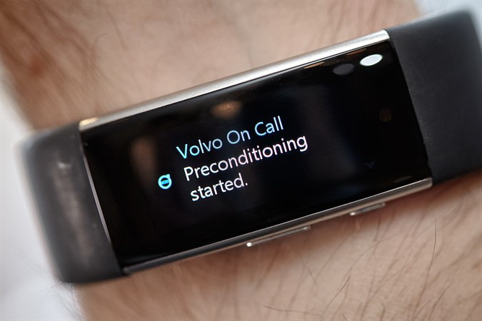 172106_Volvo_Microsoft_Band_2.jpg