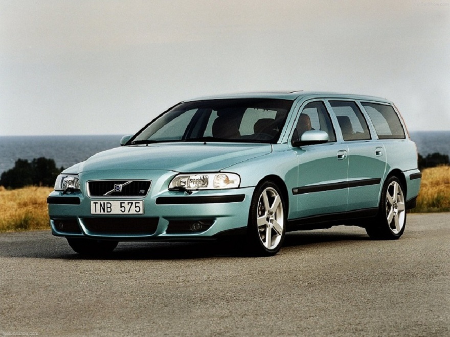 Volvo-V70_R_2003_1600x1200_wallpaper_02.jpg